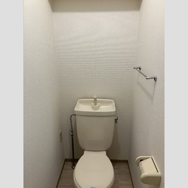 トイレ (トイレ)