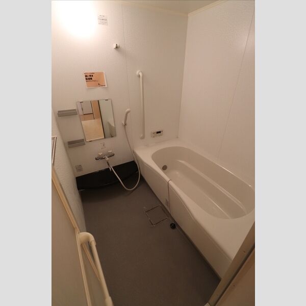 バス (101　浴室)