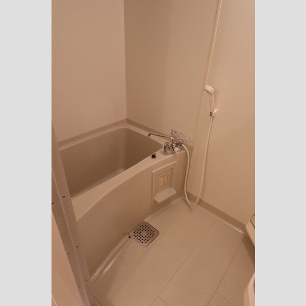 バス (205　浴室)