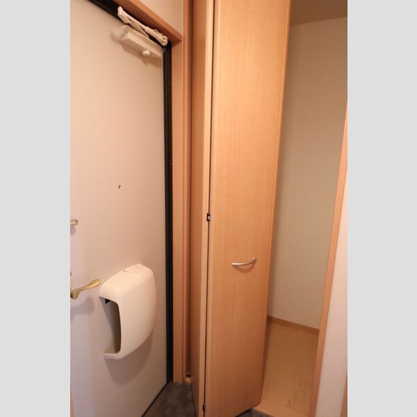 玄関 (205 玄関)