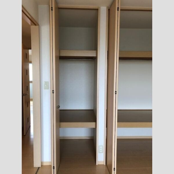 その他 (102 クローゼット)