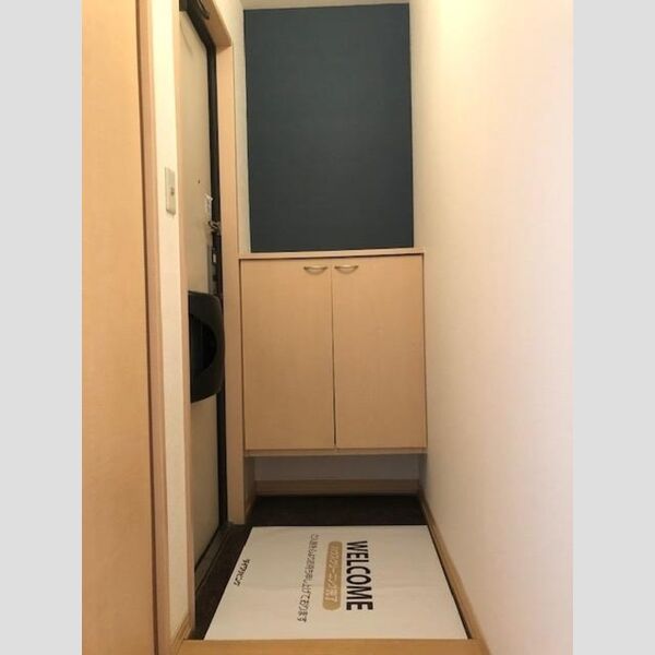 玄関 (102 玄関)