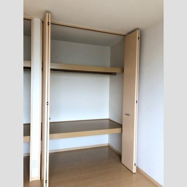 収納 (102 クローゼット)