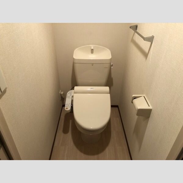 トイレ (102　温水洗浄暖房便座)