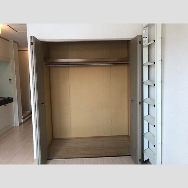 収納 (物入　202)