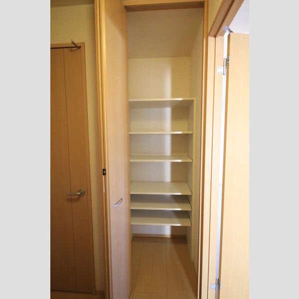 その他 (B106 通路収納)