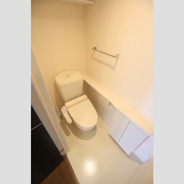 トイレ (温水洗浄暖房便座)