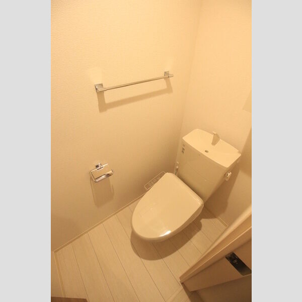 トイレ (温水洗浄便座)