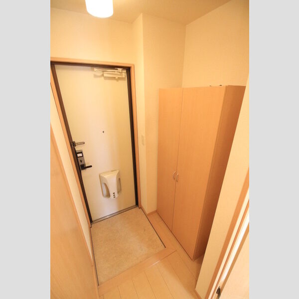 玄関 (202号室　玄関)