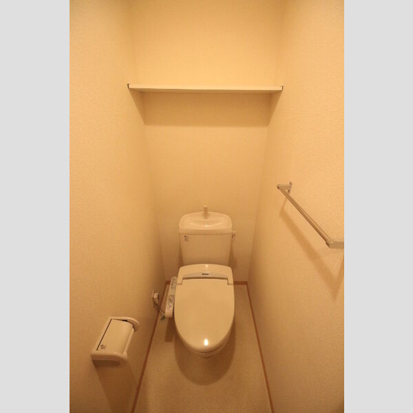トイレ (202号室　温水洗浄暖房便座)