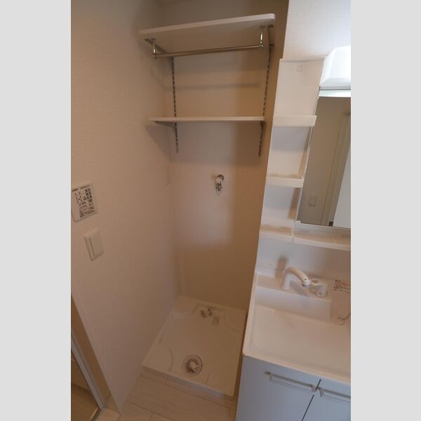 その他 (201洗濯機置き場)