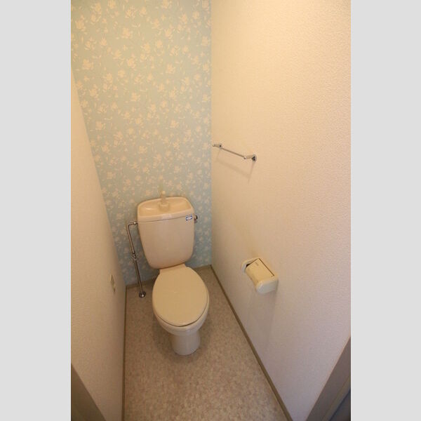 トイレ (トイレ)