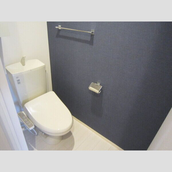 トイレ (トイレ)