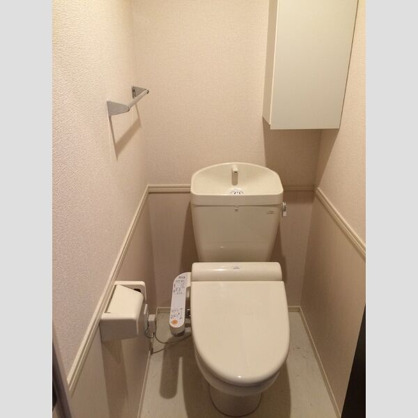 トイレ (トイレ)