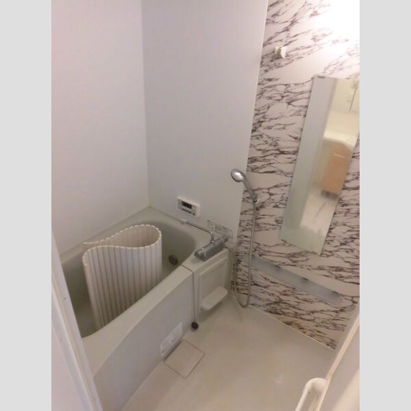 バス (追い焚き機能付き浴室)