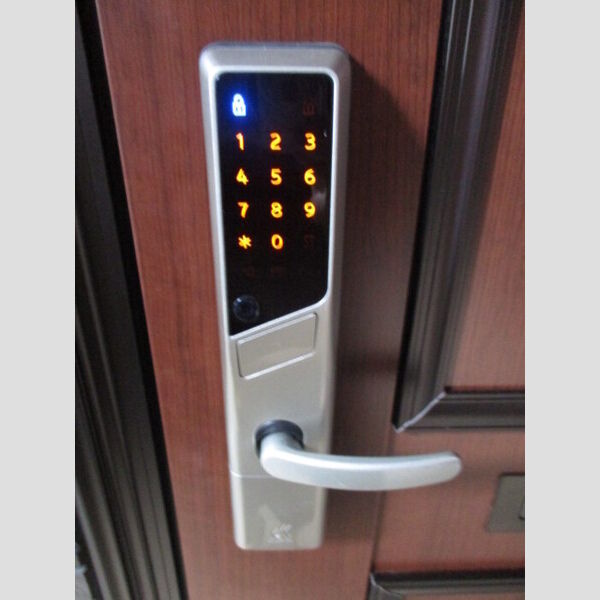 玄関 (101号　玄関ICカードキー)