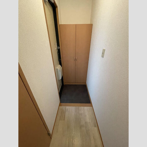 玄関 (C107 玄関)