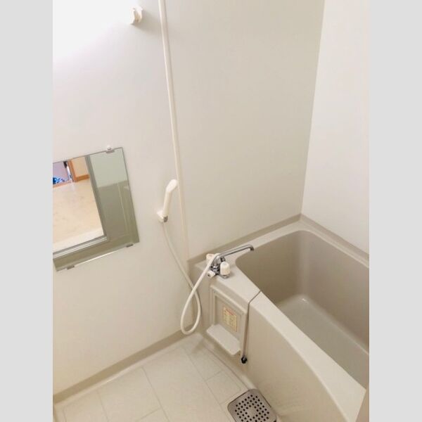 バス (202　浴室)