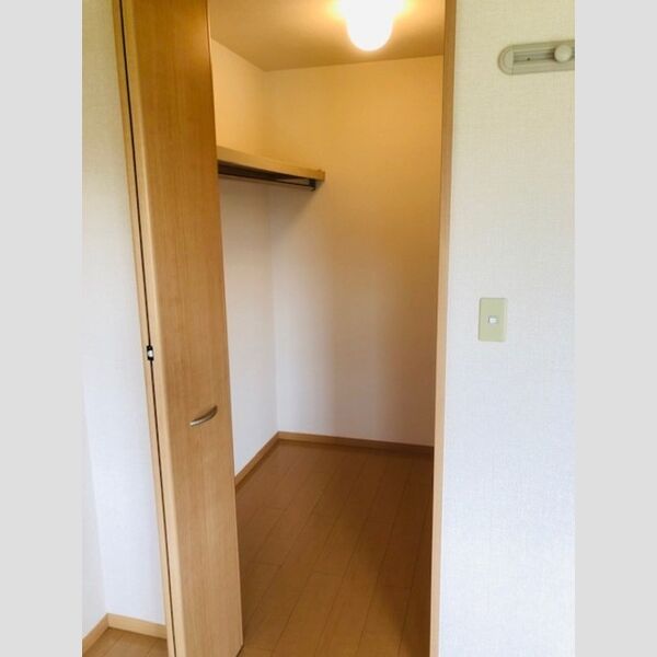 収納 (202　ウォークインクローゼット)