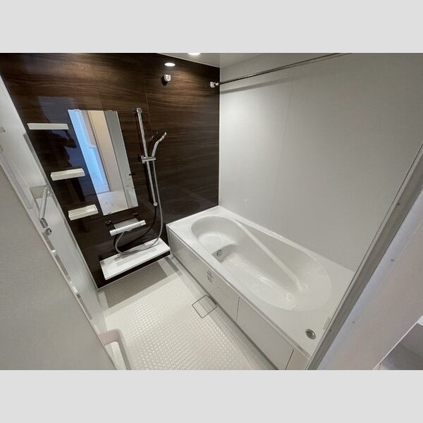 バス (201　浴室)