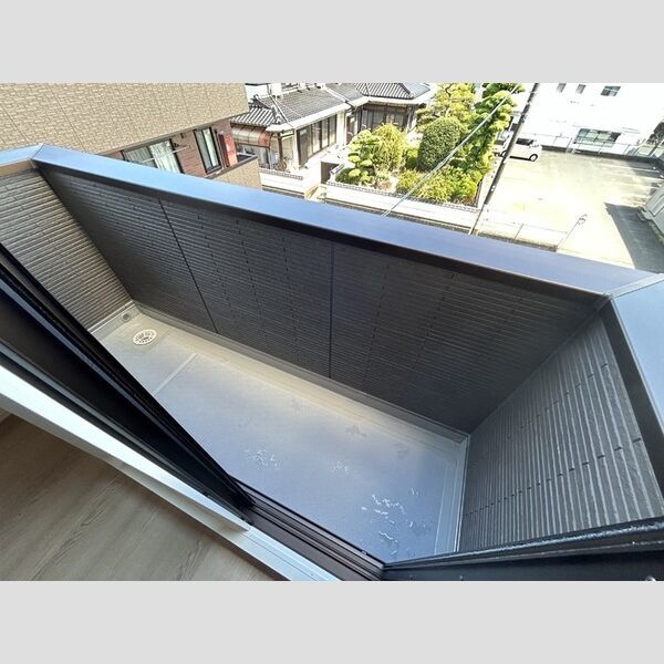 その他 (303　バルコニー)