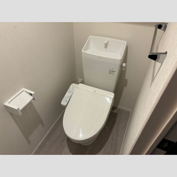 トイレ (温水洗浄暖房便座)