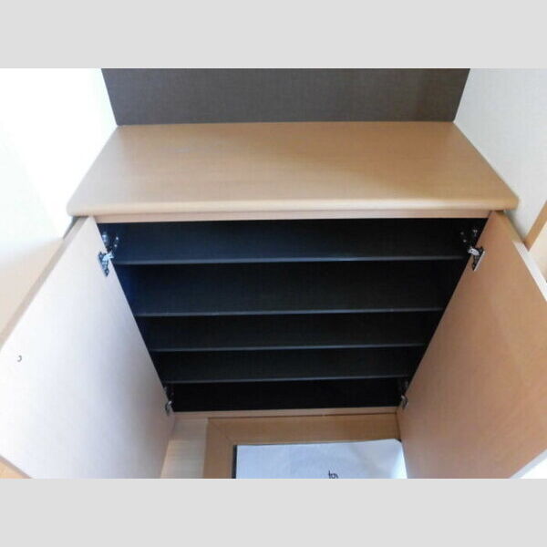 玄関 (シューズボックス)