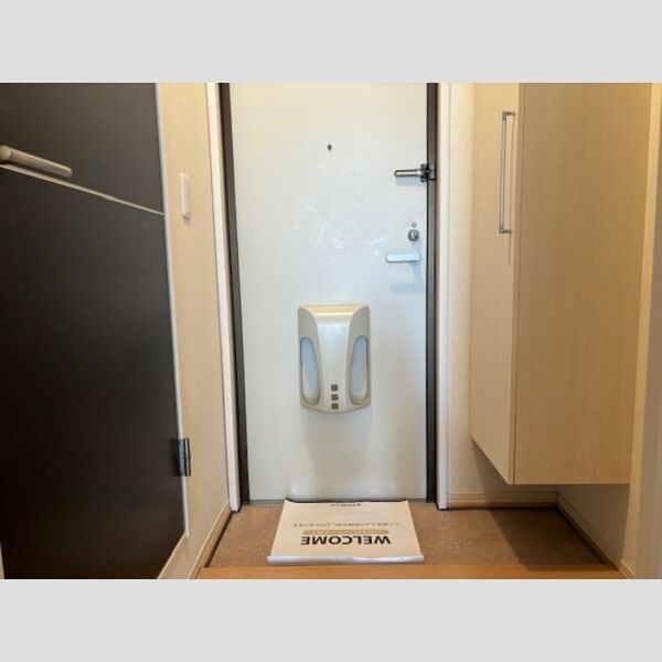 玄関 (202号室　玄関)