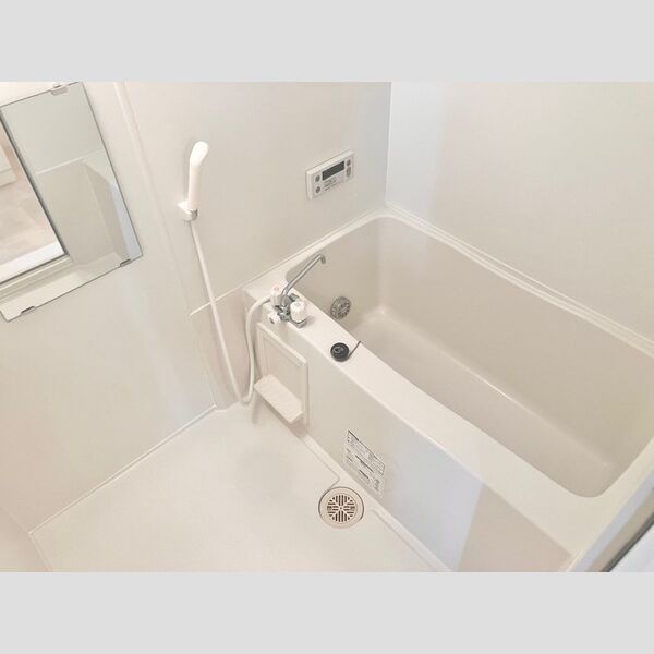 バス (202号室　浴室)