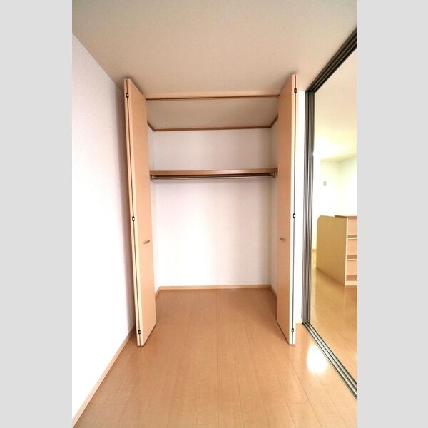 収納 (102クローゼット)