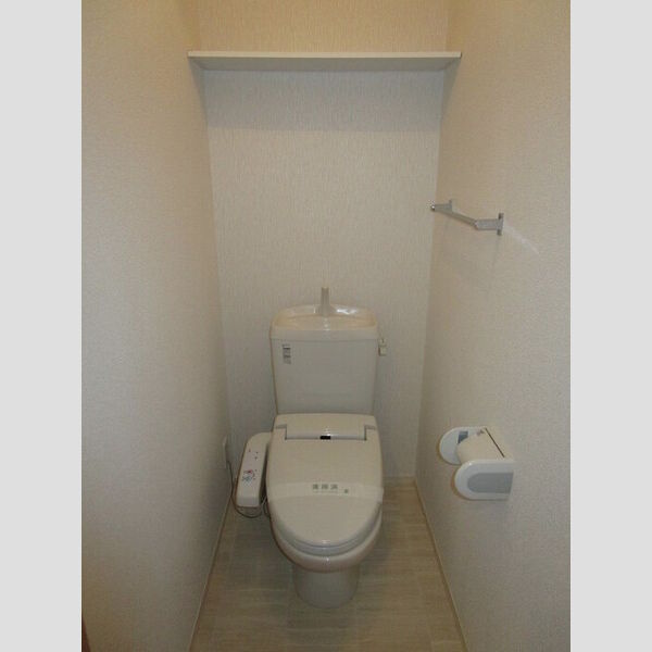 トイレ (トイレ)