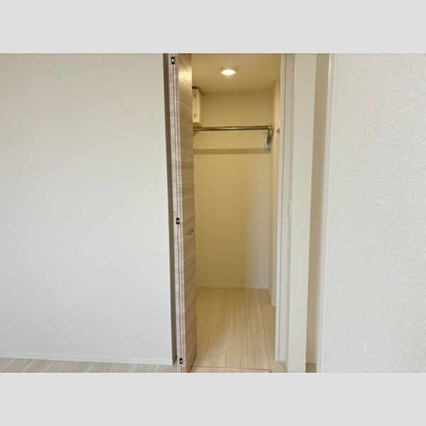 収納 (ウォークインクローゼット)