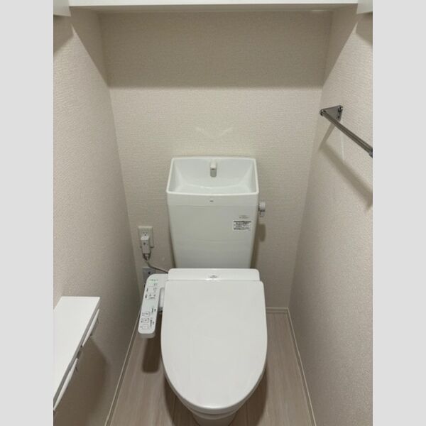 トイレ (温水洗浄暖房便座)