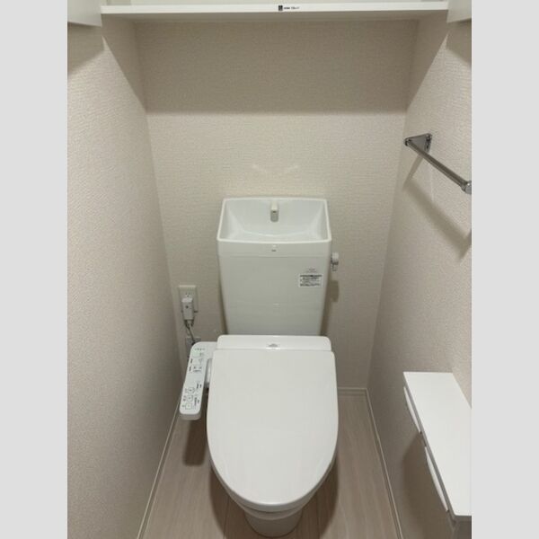 トイレ (温水洗浄暖房便座)