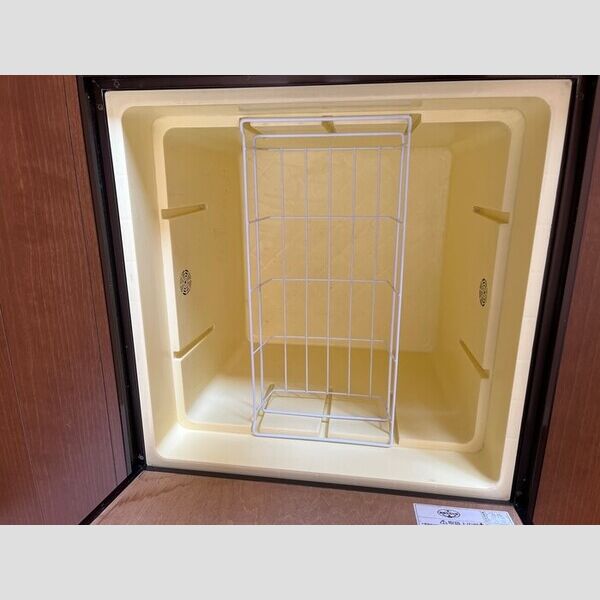 収納 (床下収納)