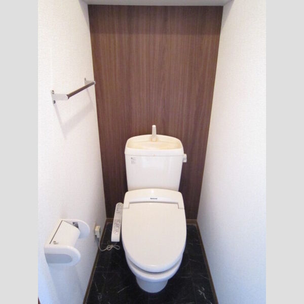 トイレ (トイレ)