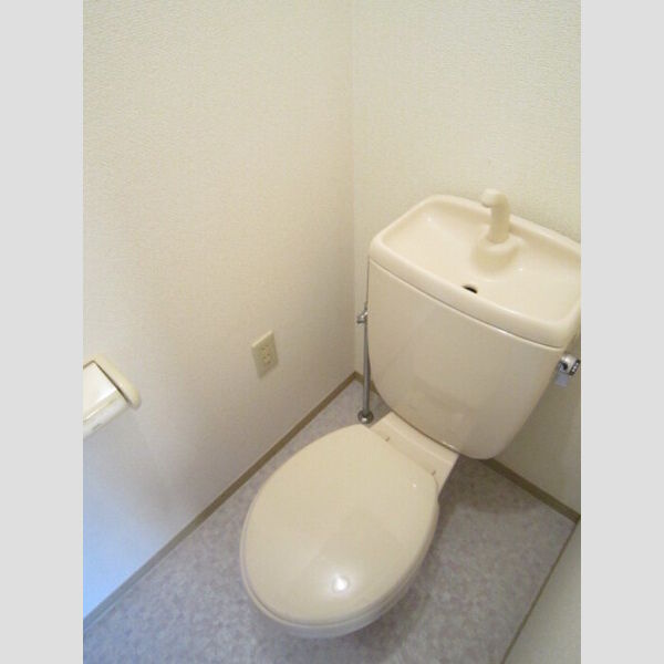 トイレ (トイレ)