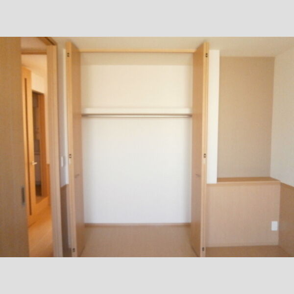 収納 (北西洋室クローゼット&ニッチ)