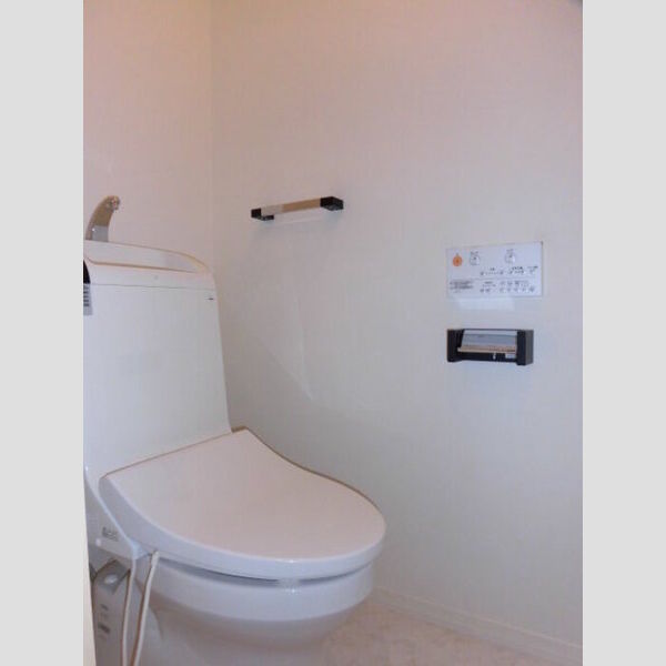 トイレ (温水洗浄便座)