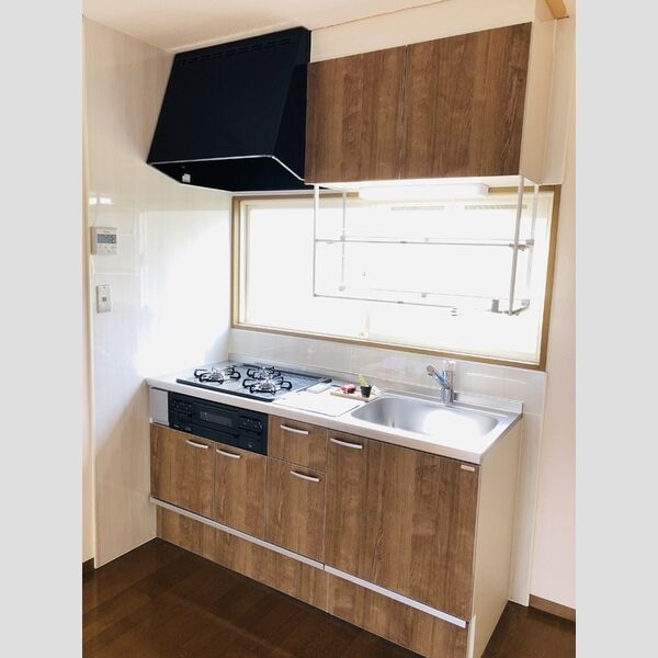 キッチン (グリル付き3口コンロ システムキッチン)