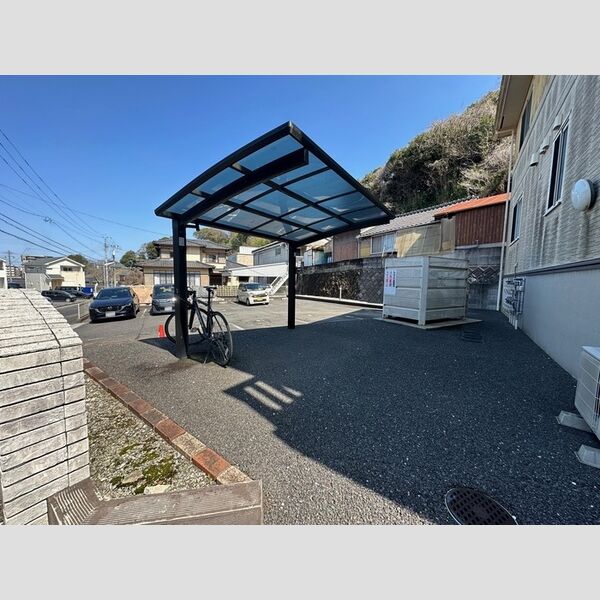 現地周辺 (H2駐輪場)