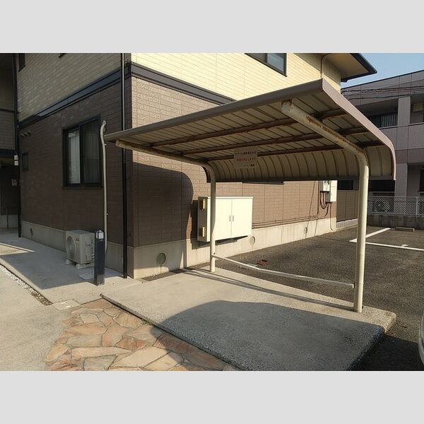 現地周辺 (駐輪場)