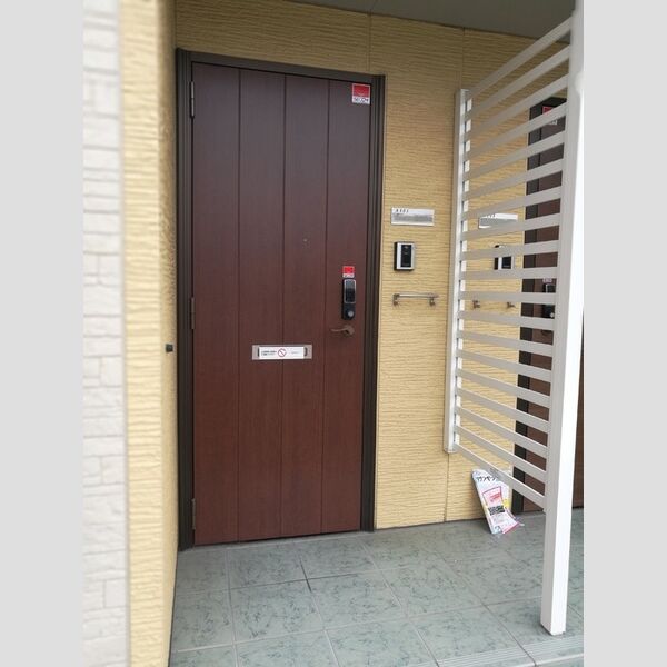 エントランス (A棟101　玄関)