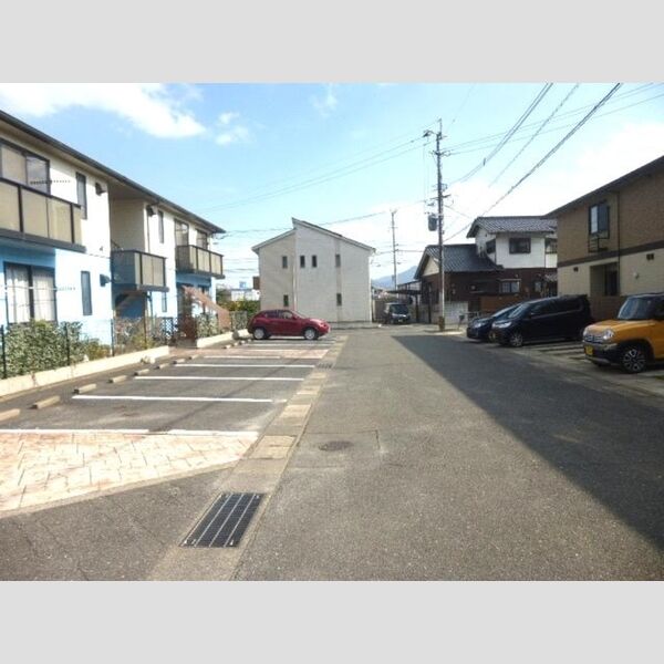 駐車場 (A棟　駐車場)