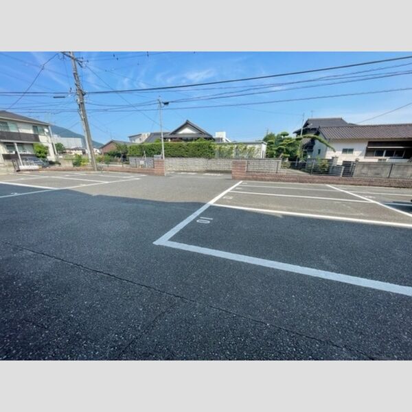 駐車場 (プレステージ葉山 駐車場)