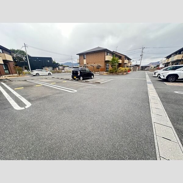 駐車場 (駐車場)