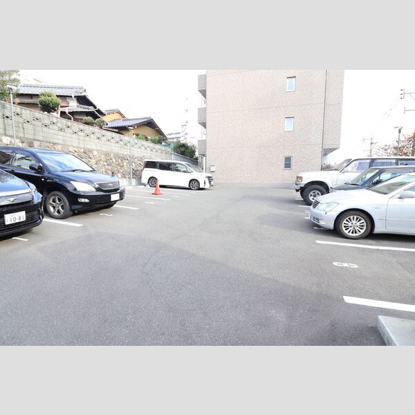 駐車場 (駐車場)