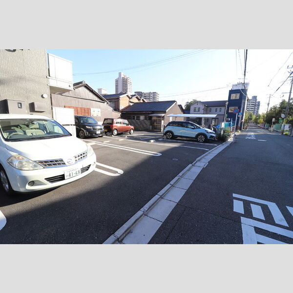 駐車場 (駐車場)