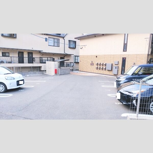 駐車場 (駐車場)