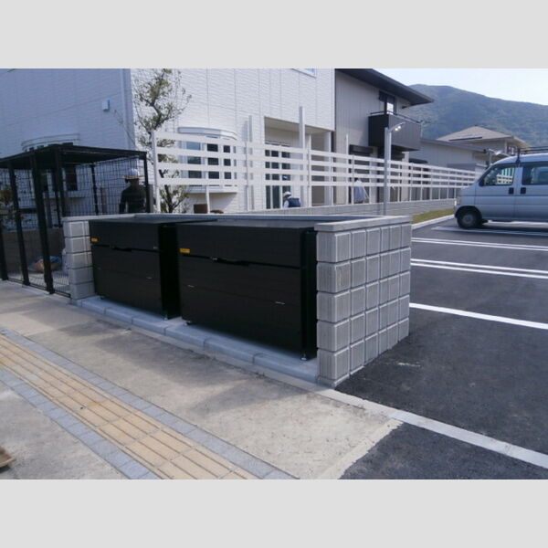 現地周辺 (ゴミ置き場)